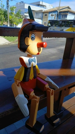 Enfeite Pinóquio Articulado Color 50 cm (com Avaria na Pena ) na internet