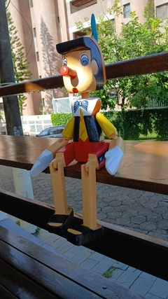 Enfeite Pinóquio Articulado Color 50 cm (com Avaria na Pena ) - loja online