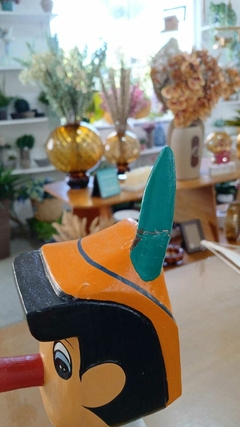 Imagem do Enfeite Pinóquio Articulado Color 50 cm (com Avaria na Pena )