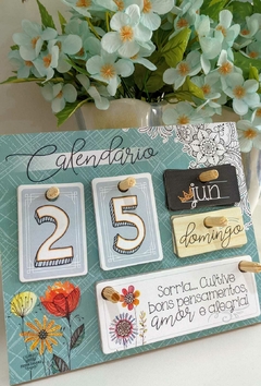 Calendário Permanente de Mesa Floral azul na internet