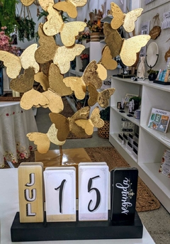 CALENDÁRIO PERMANENTE DE MESA PRETO 12,5X22X5 - Toko Artesanato e Decorações