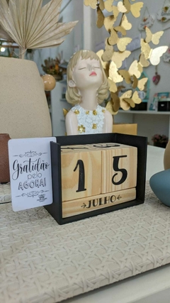 CALENDÁRIO PERMANENTE COM TAG QUE OS DIAS FELIZES...8X11X6