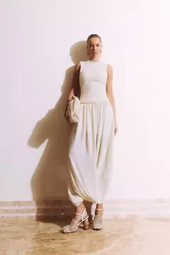 VESTIDO MIDI CHIFFON FLUIDO