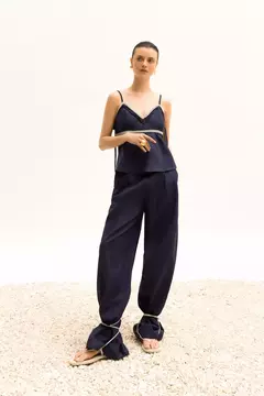 CONJ.BLUSA RODADA C/ DECOTE V E CALÇA RETA - comprar online