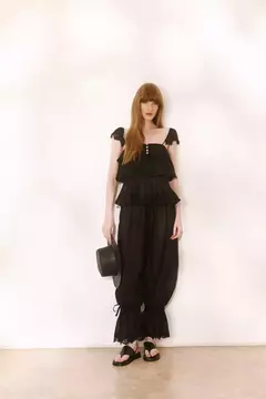 CONJ.REGATA C/DETALHES DE RENDA E CALÇA AMARRAÇÃO