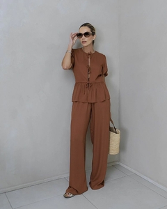 CONJ. BLUSA COM AMARRACAO CALCA GRANITE
