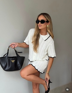 CONJ. CAMISA E SAIA CANELADO EM TRICO na internet