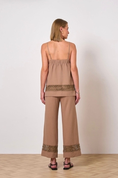 CONJ. BLUSA E CALÇA EM LINHO SIDNEY na internet