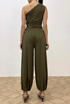 MACACÃO EM JERSEY LUNA na internet