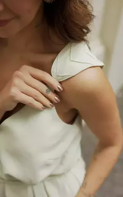 VESTIDO MIDI DE ALÇA C/CINTO FOLHA na internet