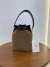 Bolsa Fendi Mon Tresor Bucket Mini na internet
