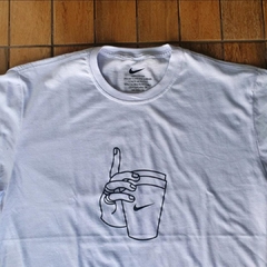 Camiseta Nike Drink Unissex na internet