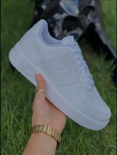 Tênis Nike Air Force 1'07 Masculino e Feminino na internet