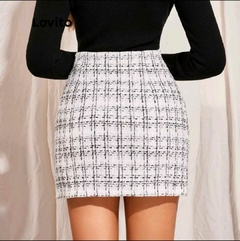 Saia Feminina de Tweed assimétrica Lovito ElegantePérolas Divididas (Branco) na internet