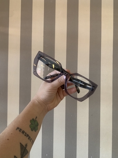 Armação de grau acetato gatinho oversized cinza translúcido na internet