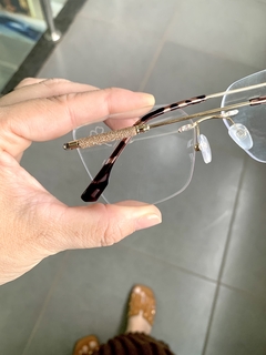 Clover Grau três peças Dourado - Óticas Clover