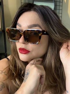 Clover casual acetato marrom retrô na internet