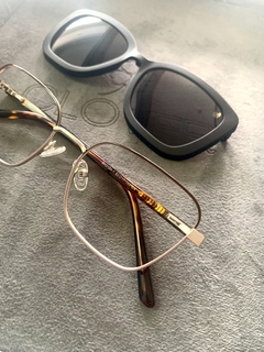 Clover Duo Metal cateye dourado/tortoise - Óticas Clover