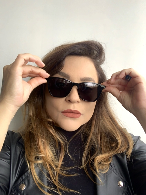 Clover Duo cateye acetato preto brilhoso hastes douradas - comprar online