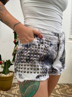 Shorts curto jeans branco anos 2000 Animale * G/GG - 100 Mofo Garimpos