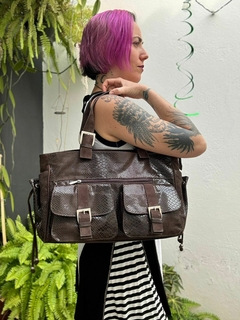 Maxi bolsa baguette marrom camurciada cobra * Vintage