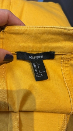 Saia curta Forever 21 cintura alta mostarda jeans/sarja * G - loja online