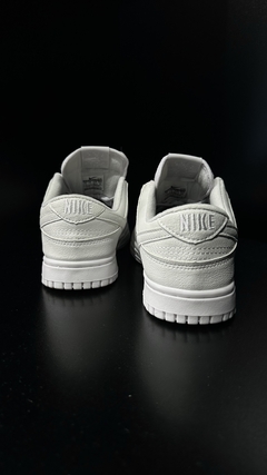 Dunk Low Triple White - Mister trinity store