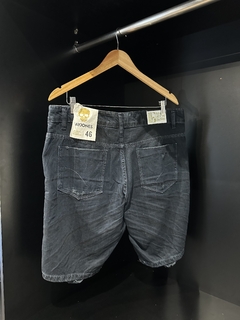 Bermuda Jeans Destroyed na internet