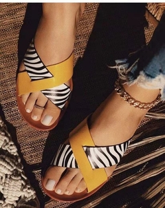 Chinelos femininos sandálias de dedo do pé planas verão t amarrado sapatos fe - loja online