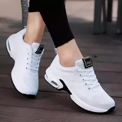 Tamanho grande verão almofada de ar sapatos esportivos femininos tênis branco na internet