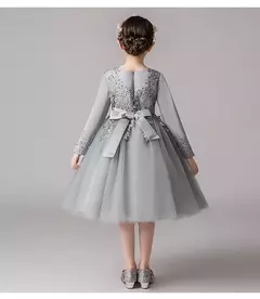 Meninas jovens casamento princesa elegante festa formal outono natal aniversári na internet