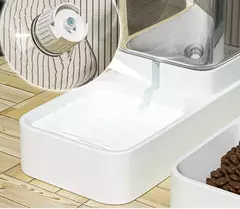 Imagem do Alimentador automático para gatos e dispensador de água com recipiente de arma