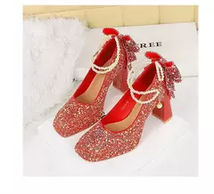 Imagem do Banquete de casamento novo doce pérolas de um comprimento salto alto feminino s