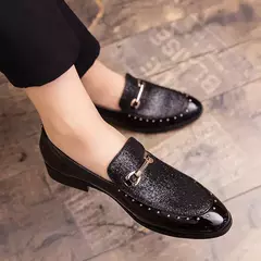 Homens vestido sapatos primavera outono deslizamento em couro de patente mocassi na internet