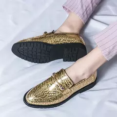 Sapatos de couro brilhantes para homens, mocassins luxuosos, sapatos de banquete