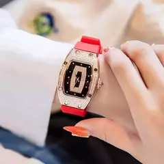 Nova moda de luxo tonneau pulseira relógios para mulher cristal aço inoxidáve na internet
