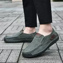 Imagem do Sapatos masculinos casuais confortáveis deslizamento em mocassins de couro apar
