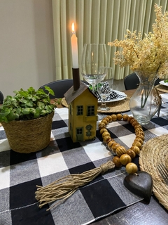 colar de madeira com coração na internet