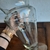Jarra de cristal de agua en internet