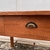 Mesa recta con cajón en internet
