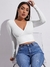 Cropped com decote V