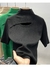 Camiseta feminina de tricô leve - A Fashionista