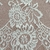 Bico de Renda Chantilly Arabesco Com Flores Off White (peça com 3m)