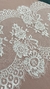 Bico de Renda Chantilly Arabesco Com Flores Off White (peça com 3m) na internet