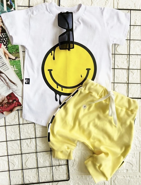 CAMISA SMILE AMARELA + BERMUDA BOY AMARELA
