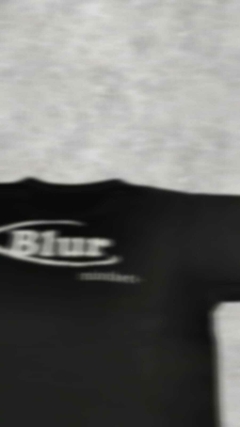 Remera Blurry en internet