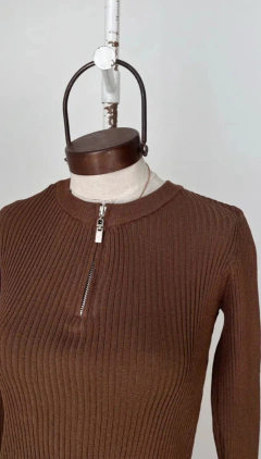 Sweater Mia en internet