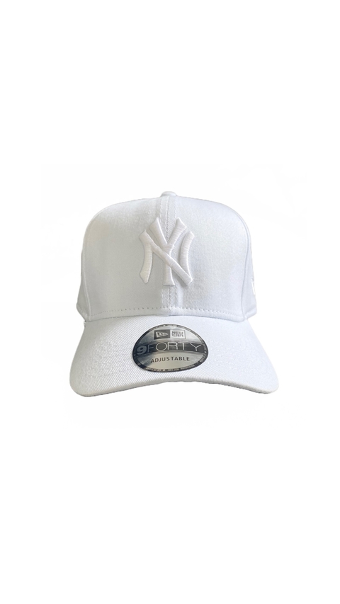 BONÉ NEW YORK YANKEES BRANCO