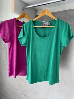 BLUSA LINHA BASIC CANELADA na internet