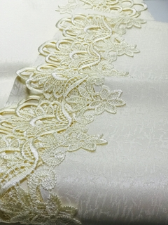 Toalha de Mesa Importada 1.40 X 1.40 Bege Claro - comprar online